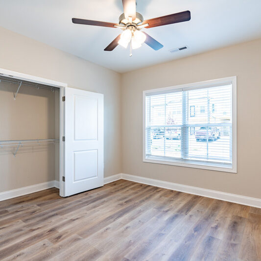 bedroom - ewing point at mount victor bowling green ky