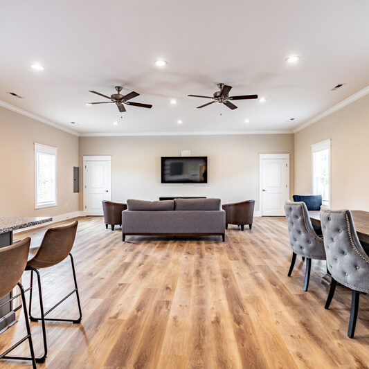 clubhouse - ewing point at mount victor bowling green ky